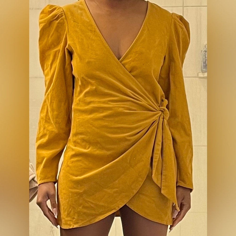 Puffed sleeve mini wrap dress